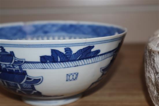 A Chinese underglaze blue and copper red saucer dish and a Chinese blue and white bowl bowl diameter 15cm